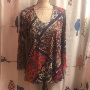 BEAUTIFUL MULTI-PRINT SLIT SLEEVE  V-NECK TUNIC  SIZE MEDIUM